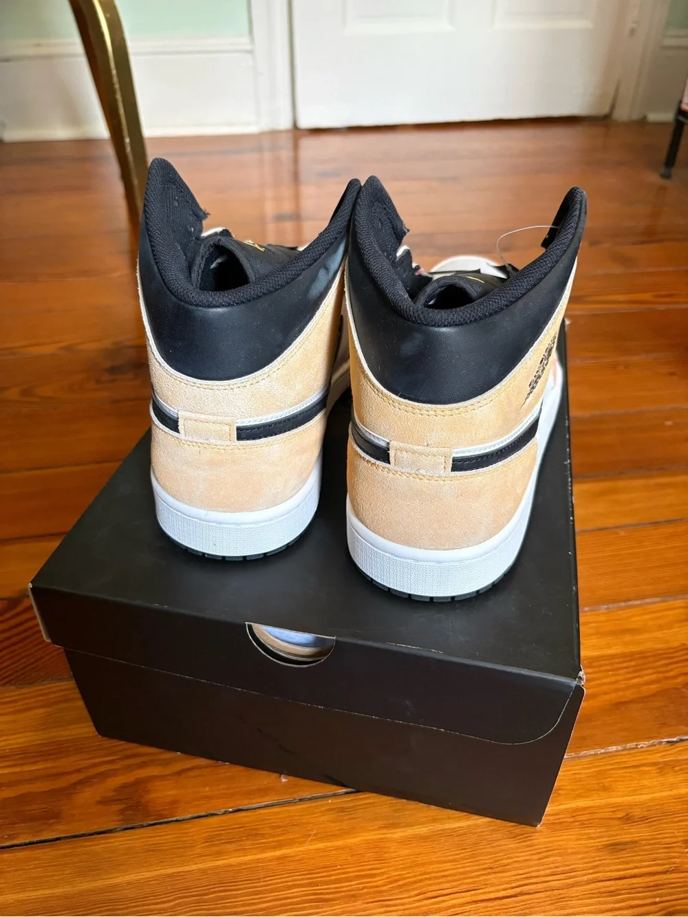 Nike Air Jordan 1 Pink, White & Black NWT
